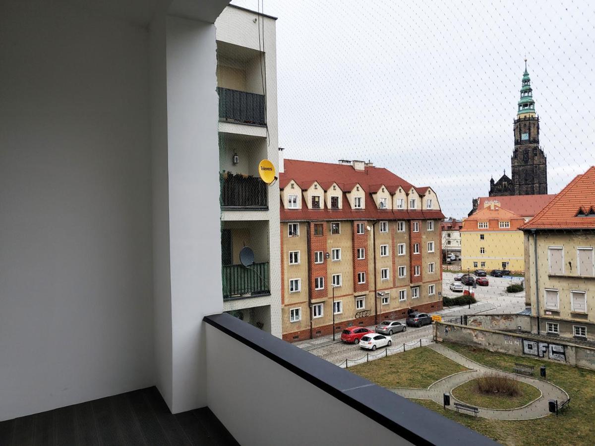Centrum Apartament Stylowy Швидница Екстериор снимка