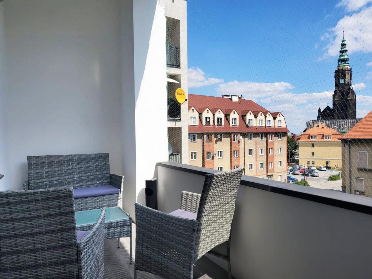 Centrum Apartament Stylowy Швидница Екстериор снимка